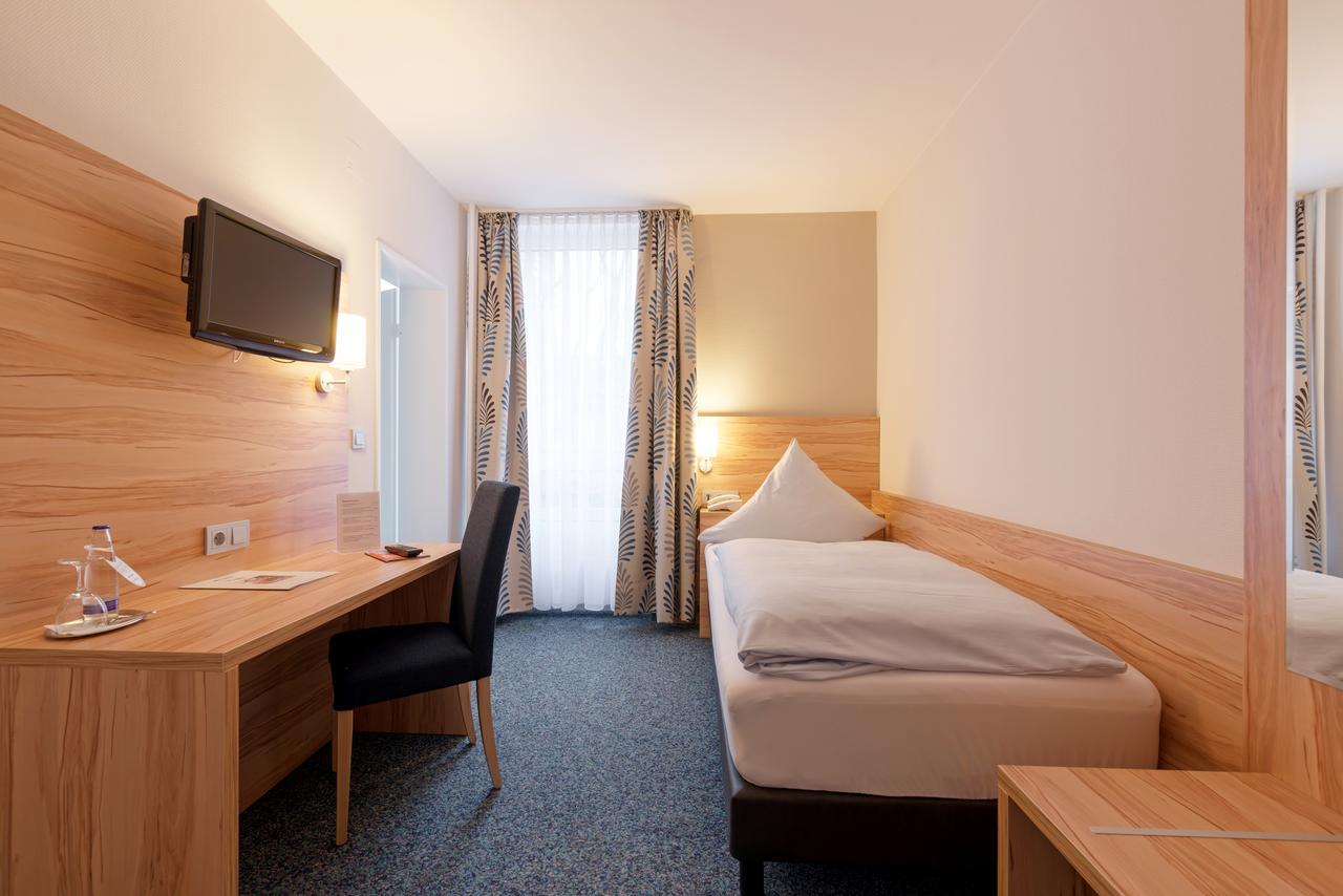 alfa hotel Sankt Ingbert Esterno foto